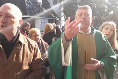 El gremio de Prensa rechazó el "bozal" que impulsa un sacerdote acusado por abusos