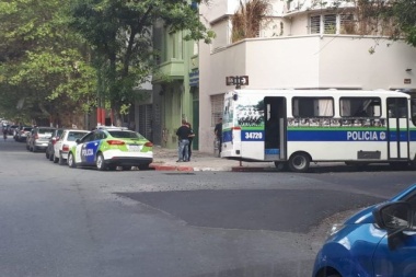 Hay dos detenidos: el gremio de Prensa repudió el ataque de custodios del Soeme al periodista Juan Pablo Ferrari