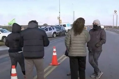 No permten avanzar a los propietarios de casas en la Costa que marchan contra las usurpaciones