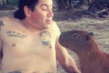Que bonita vecindad, diría El Chavo: el líder de Damas Gratis salió a bancar a los carpinchos de Nordelta
