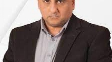 El odio no para: jóvenes libertarios de Milei escracharon el domicilio del director de la Agencia Nova