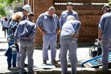 Advierten por ladrones que se disfrazan de operarios de Camuzzi: adentro de la casa no tienen nada que hacer