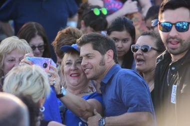 En su paso por Ensenada, Kicilloff dejó un fuerte perfume a "Cristina 2019"