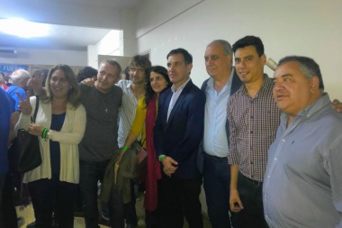 El peronismo platense se sacó una foto que vale más que mil palabras