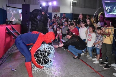 En una noche sin figurettis, el Batman platense recaudó 280 mil pesos para el Hospital de Niños