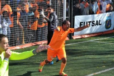 Más amarillo que naranja: Scioli llevaría al Congreso el proyecto para que los clubes de fútbol sean Sociedades Anónimas