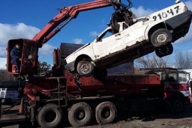 La Municipalidad pasó a mejor vida 600 autos que estaban abandonados en distintos puntos de la ciudad