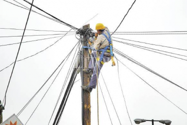 Cientos de familias de Barrio Norte sin teléfonos por un robo de cables