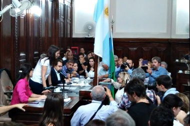 Concejo platense: el peronismo dio pelea pero no se pudo aprobar la emergencia tarifaria