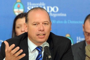 Berni propone canjearle a los presos un año de libertad por un año de trabajo "productivo como construir escuelas y viviendas"