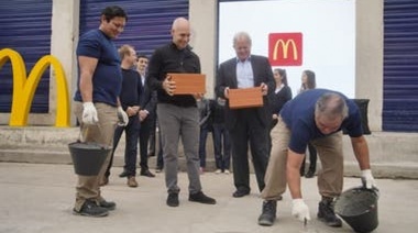 McDonald´s abre un local en el corazón de la Villa 31 ya hay voces a favor y en contra