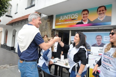 Con eje en la seguridad, los candidatos de Garro siguen de recorrida por los barrios