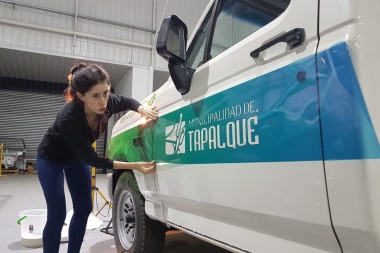 Con el aporte de ingenieros de la UNLP, Tapalqué tiene una camioneta eléctrica para la recolección de residuos