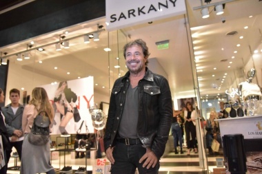Que finoli: la fábrica de zapatos Riky Sarkany estaba "colgada" de la luz