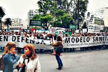 Los farmaceúticos sacaron a la calle su rechazo a Farmacity