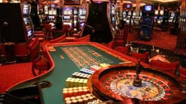 Vidal compará armas, chalecos y patrulleros con dinero que sacará al negocio del juego