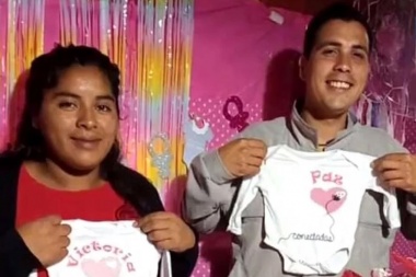 Ponete con flor de regalo, Pepe: bautizaron a  sus gemelas Victoria y Paz en homenaje a la legisladora platense