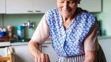 Un nuevo programa permitirá jubillarse a más de 150 mil mujeres que estuvieron "en negro" como amas de casa