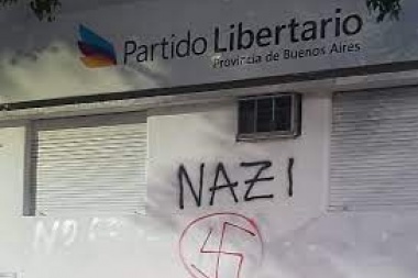 Denuncia del referente platense, Marcelo Peña: vandalizaron un local de Milei en diagonal 74 y 6