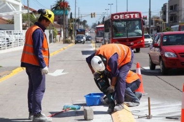 Empiezan por la avenida 44 de 131 a 155: se vienen los carriles exclusivos para micros
