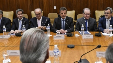 Massa llevó a los empresarios nucleados en la poderosa UIA su propuesta de gobierno de unidad nacional