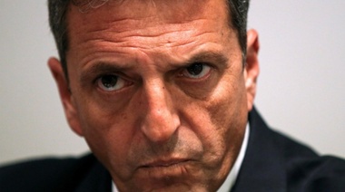 Massa toma el toro por las astas en el drama de la vivienda: créditos ajustables por salario, facilidades para alquilar y suspensión del cobro de los UVA