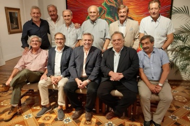 La barra de Beto: el presidente cenó con sus amigos íntimos y despidió a los embajadores de Uruguay y Estados Unidos