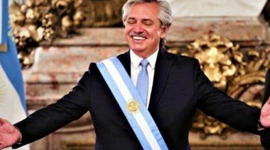 El albertismo sigue haciendo daño: el paseador de Dylan mandó al frente a su secretaria por el escándalo de los seguros