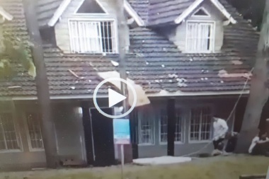 Pinamar, vecinos en guerra: son 17 en una casa y pusieron colchones hasta arriba del techo