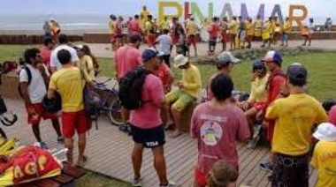 Piden un sueldo de 58 mil pesos: los guardavidas de Pinamar van al paro