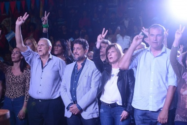 Con aroma a unidad peronista y muchas ganas de ir a las PASO el ex juez Luis Arias empezó su carrera a la intendencia