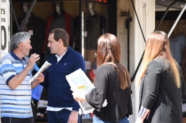 Garro con comerciantes de calle 12: "La prioridad es el empleo genuino"