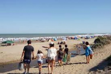 Ni un paso atrás: habrá postas de vacunación en las playas bonaerenses