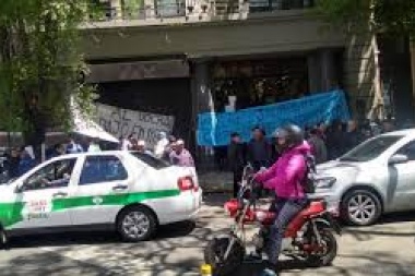 Organizaciones sociales marcharán a Edelap por los cortes en los barrios populares