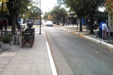 Una Asamblea de comerciantes decidirá si hacen peatonal a la calle Cantilo de City Bell