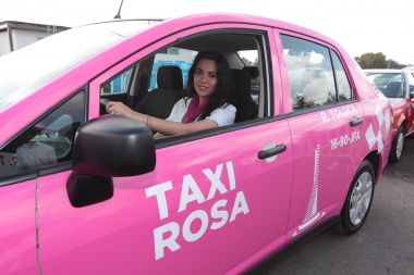 A los remises "sólo para mujeres" le quieren sumar los Taxis Rosa