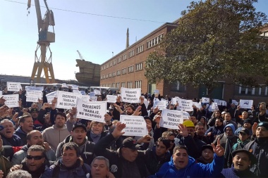 Tras el "informe Lanata", una multitud salió a la calle a defender el Astillero
