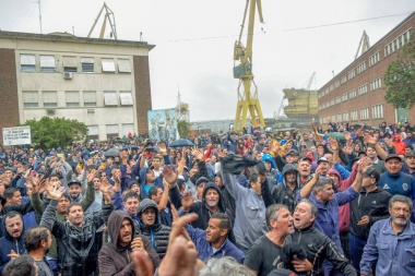 Sigue todo mal en Astilleros: si se suspende la paritaria hay movilización a La Plata