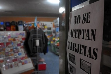 ¿Y a los que cobran con recargo también los van a multar?: Arba pide ayuda a los consumidores para cazar a los que no venden con tarjeta