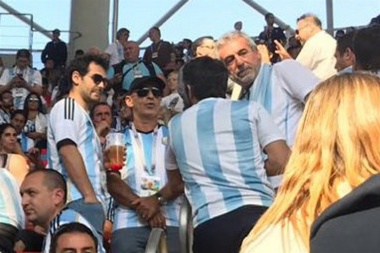 ¿Los echará a patadas?: Tres funcionarios desobedecieron la orden de no ir al Mundial