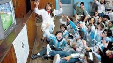 Por si no faltara, otra polémica: autorizan a ver los partidos del Mundial en las escuelas