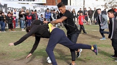 Garro saludó el regreso de Marcos Rojo al fútbol platense y le pasó factura por el día en que casi le hace tibia y peroné