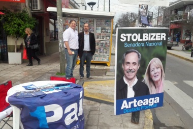 Campaña "pilla": denuncian que se roban los carteles de 1Pais