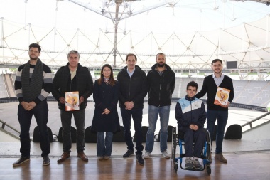 Garro presentó a los deportistas que llevarán la Antorcha Olímpica por la ciudad