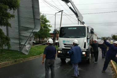 Lluvia feroz: Garro mandó 3.000 operarios a recuperar las calles