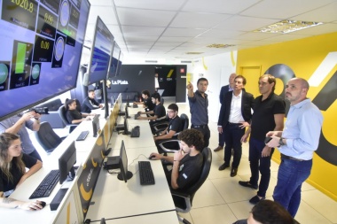 Quedó colorado de la envidia: Garro le mostró a Santilli la Base 365 para emergencias climáticas