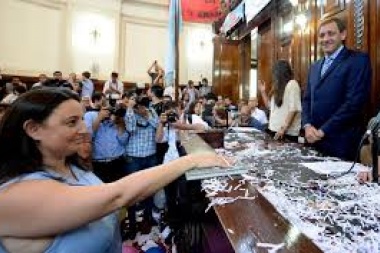 Rosca feroz por la sucesión en el Concejo platense: Garro quiere a Cid pero no le alcanzan los votos y mira de reojo al "Margarito" Crespo