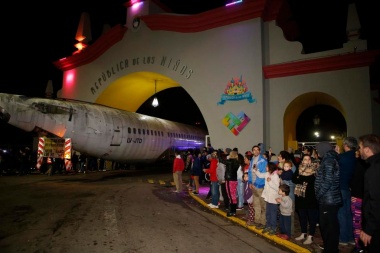 Polémica en puerta: concejales peronistas quieren mandar de vuelta a casa al avión de la Repu