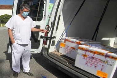 En San Vicente, un funcionario de Salud vacunó a su hijo de 24 años: roja directa