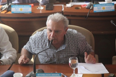 "Por no poder disciplinar a Secco, Vidal castiga a todos los ensenadenses"